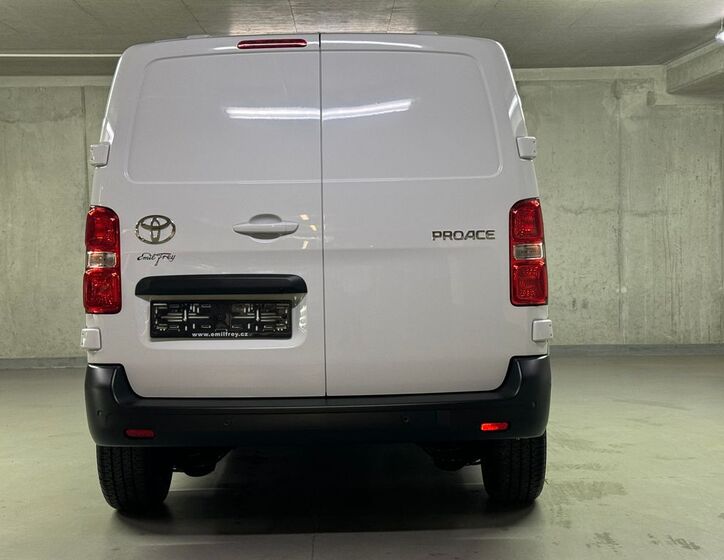 Toyota ProAce 6