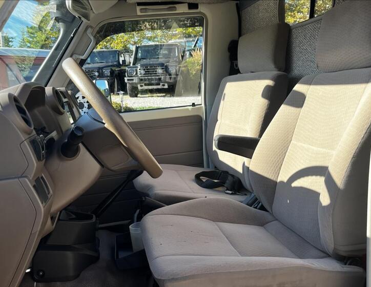 Toyota Land Cruiser 14