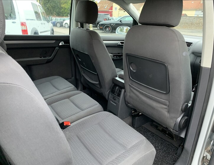 Volkswagen Touran 20