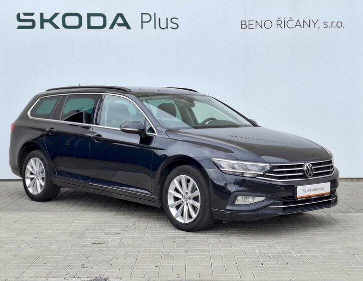 Volkswagen Passat 9