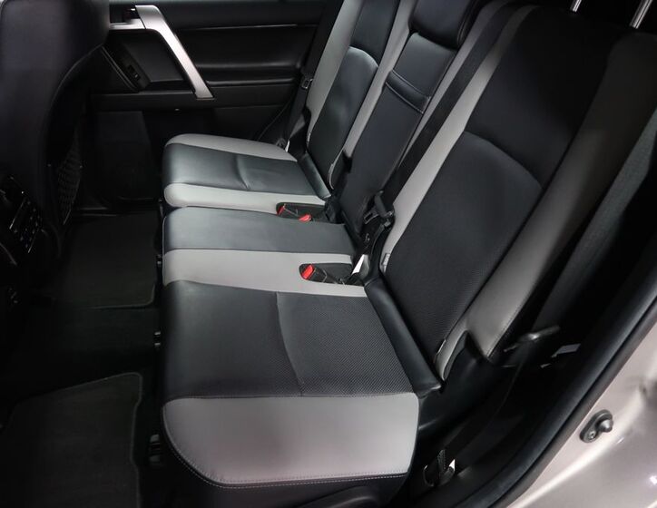 Toyota Land Cruiser 10