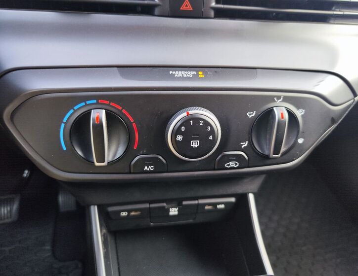Hyundai i20 15