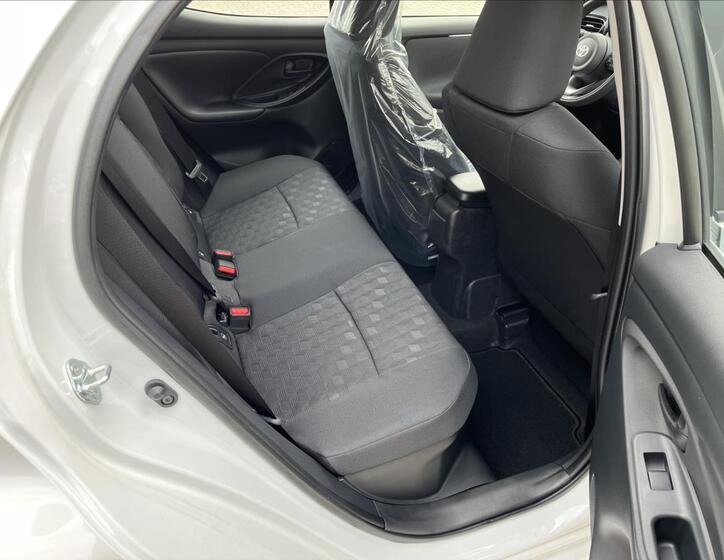 Toyota Yaris 9