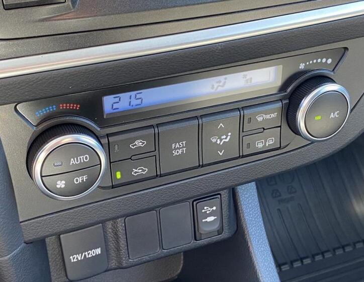 Toyota Auris 24