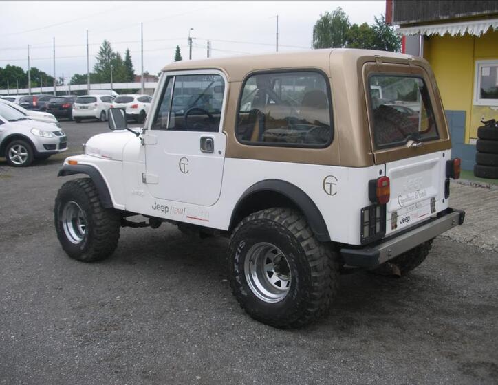 Jeep Wrangler 2