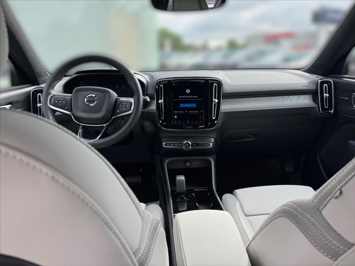 Volvo EX40