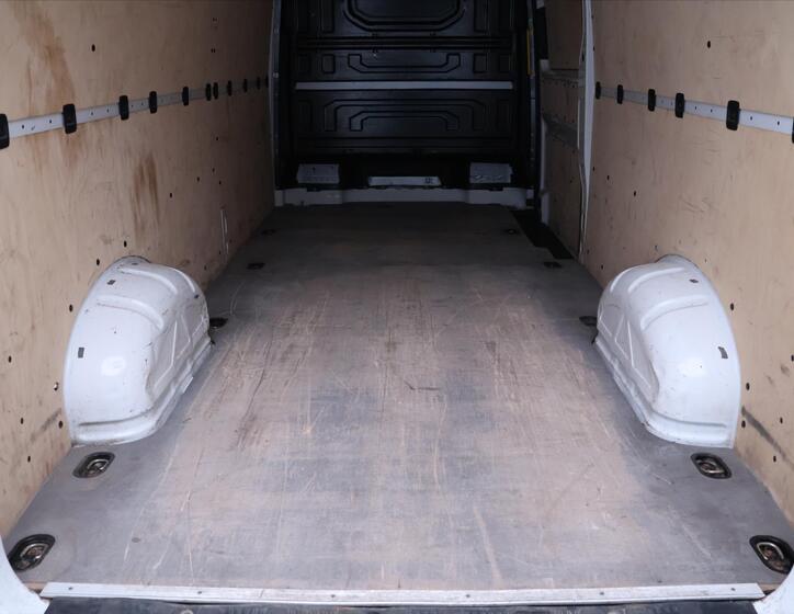 Volkswagen Crafter 10