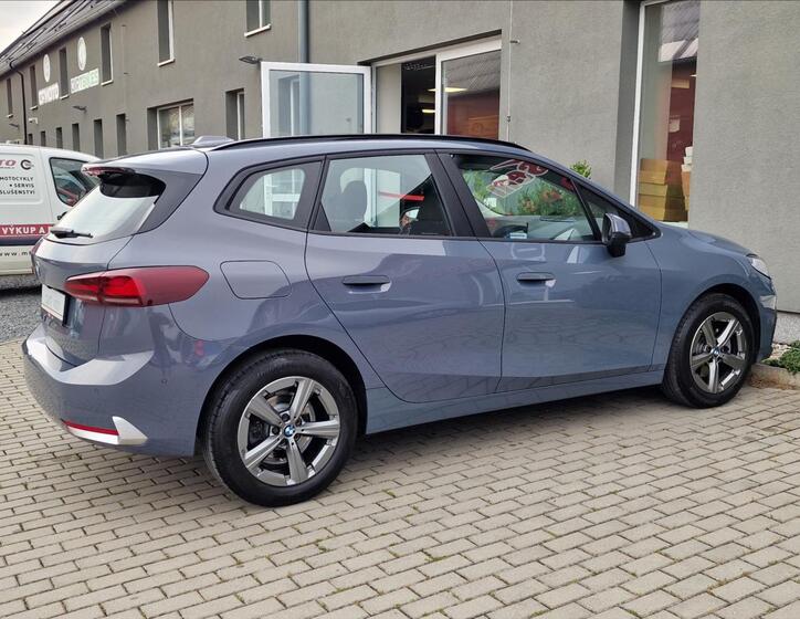 BMW Řada 2 11