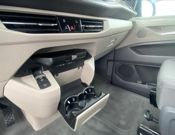 Volkswagen Multivan 9