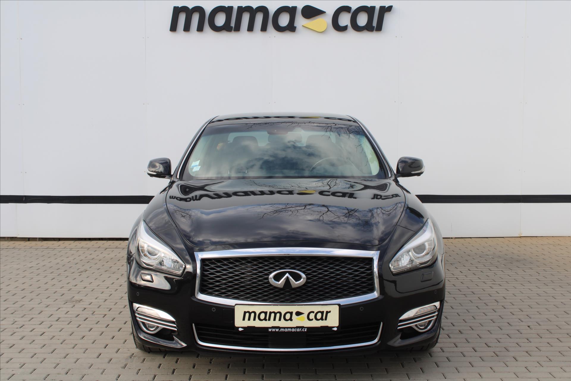Infiniti Q70