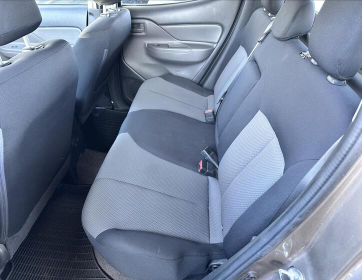 Mitsubishi L200 13