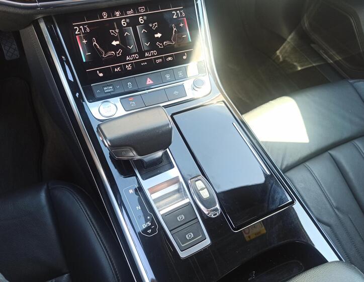 Audi A8 22