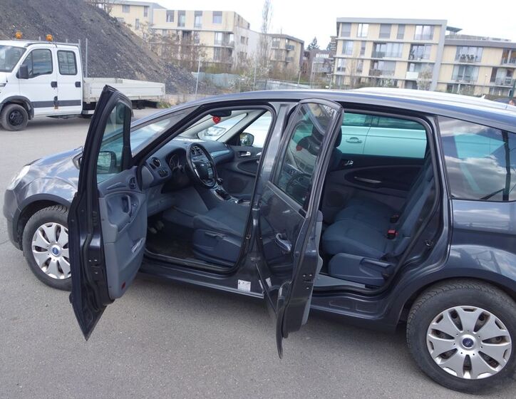 Ford S-MAX 19