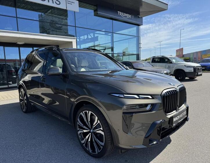 BMW X7 6