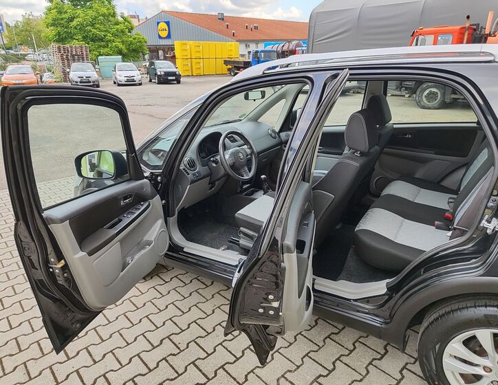 Suzuki SX4 8