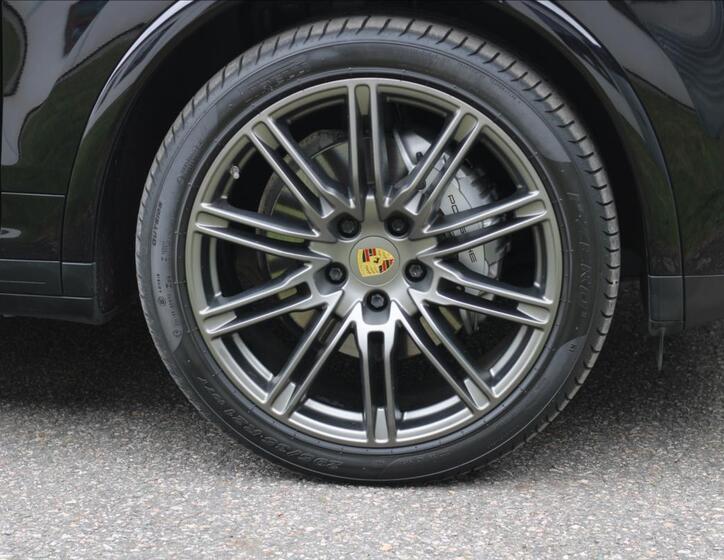 Porsche Cayenne 13