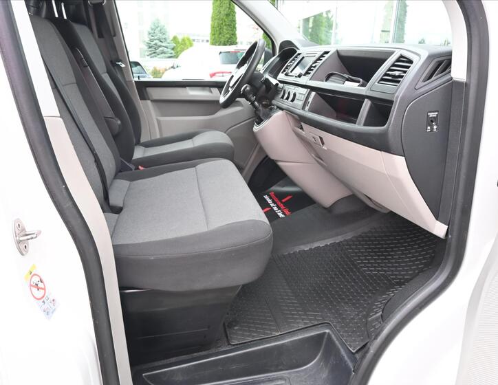 Volkswagen Transporter 9