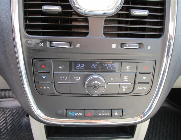 Chrysler Town & Country 20