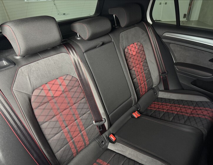 Volkswagen Golf 17