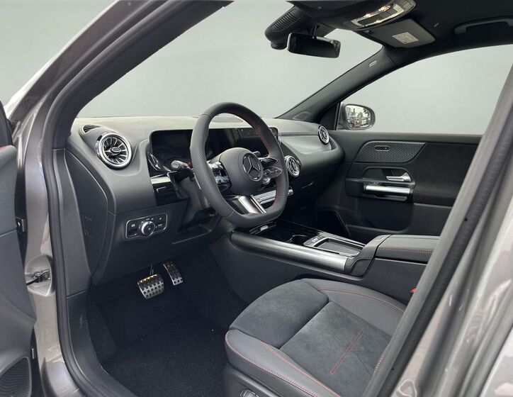 Mercedes-Benz GLA 9