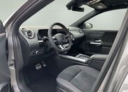 Mercedes-Benz GLA 9