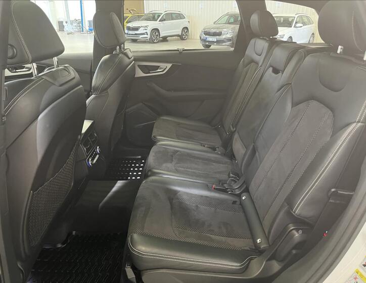Audi Q7 41