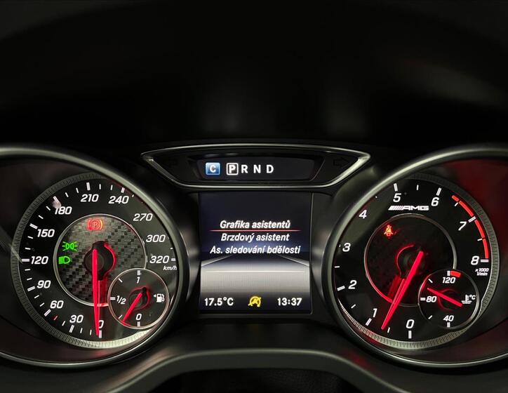 Mercedes-Benz GLA 17