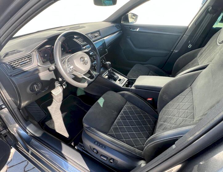 Škoda Superb 11
