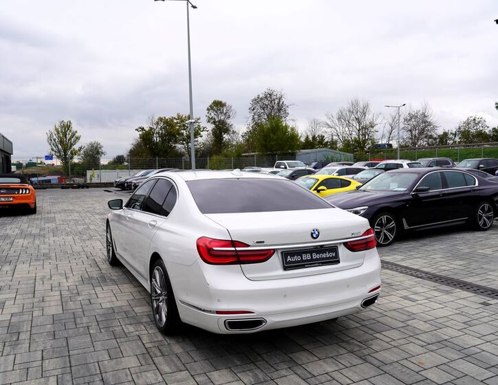 BMW Řada 7 4