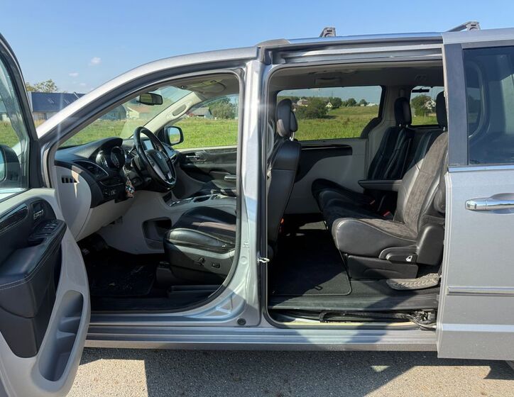 Lancia Voyager 9