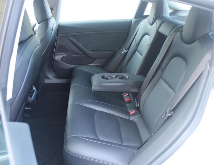 Tesla Model 3 9