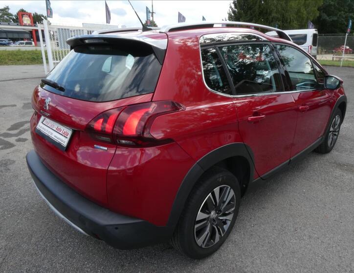 Peugeot 2008 9
