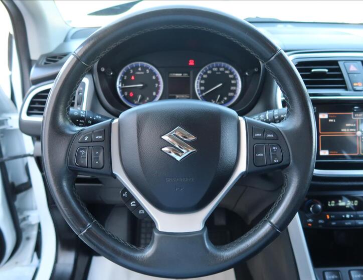 Suzuki SX4 S-Cross 16