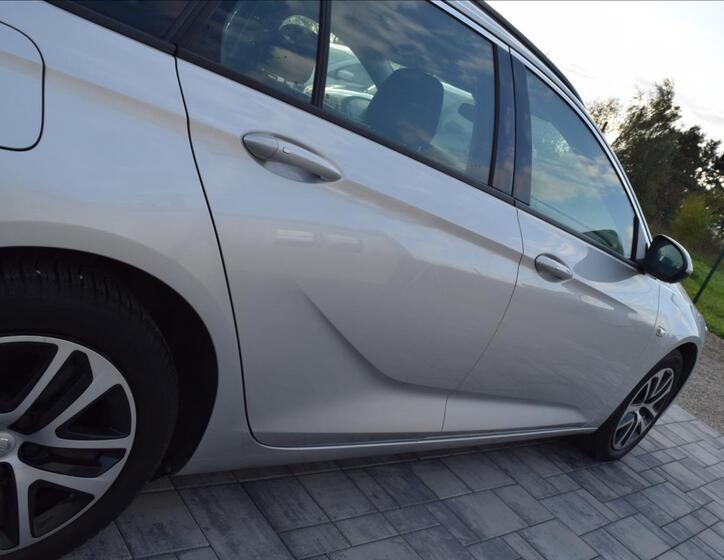 Opel Insignia 11