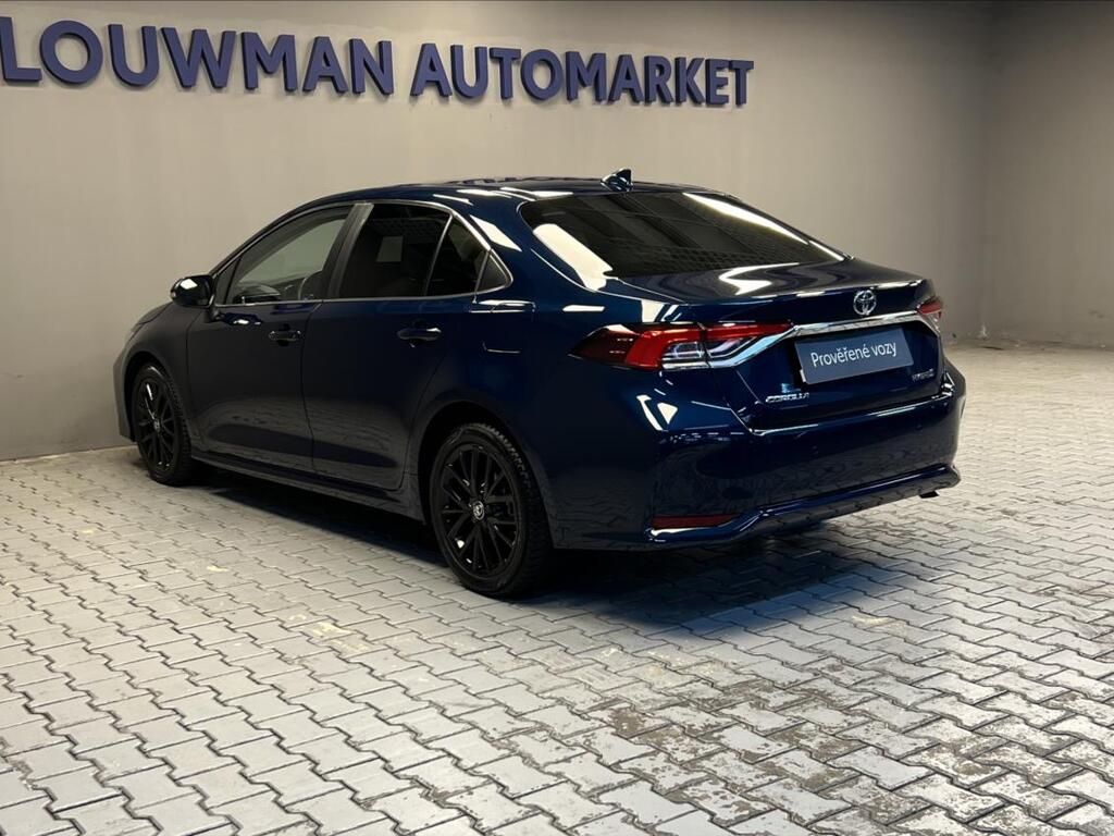 Toyota Corolla 16