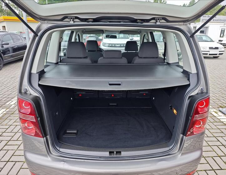 Volkswagen Touran 12