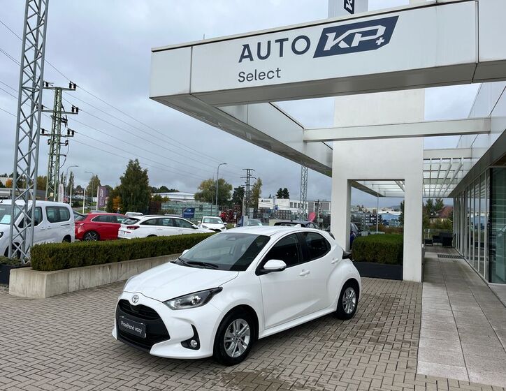 Toyota Yaris 1
