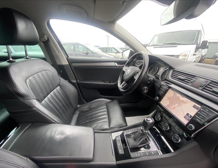 Škoda Superb 30