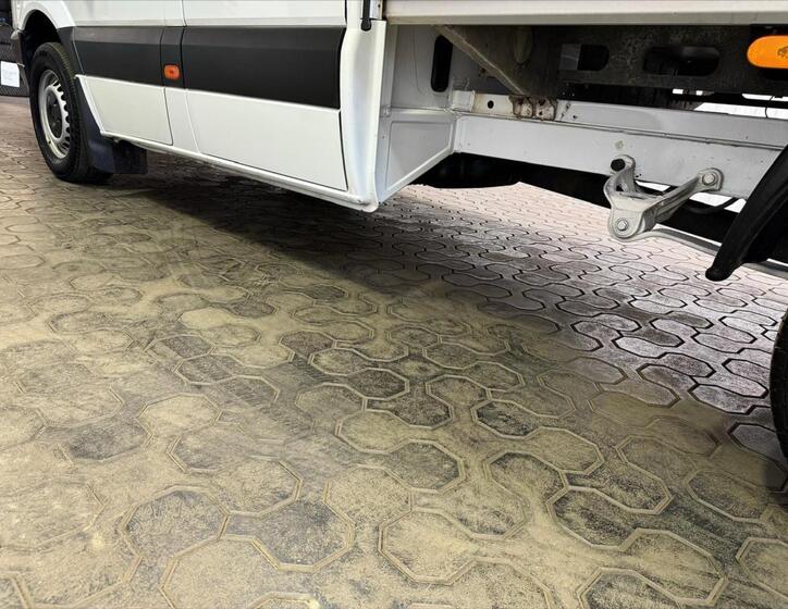 Mercedes-Benz Sprinter 33