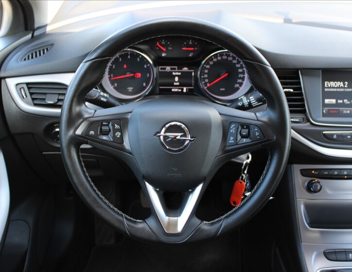 Opel Astra 9