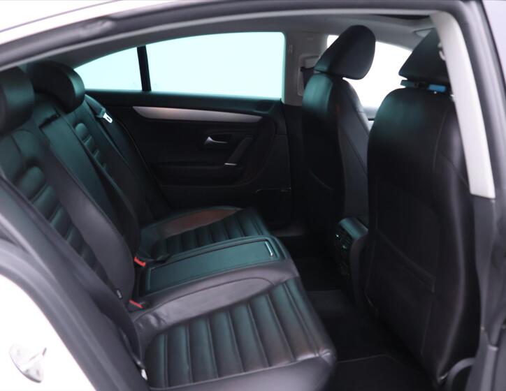 Volkswagen Passat CC 14