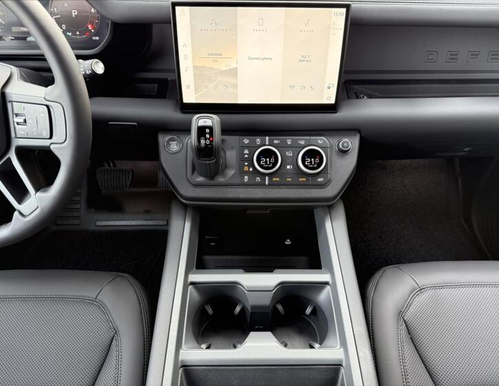 Land Rover Defender 20