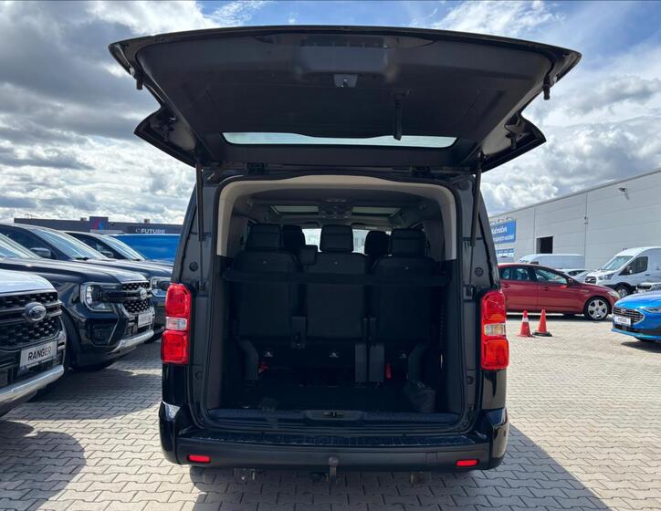 Peugeot Traveller 11