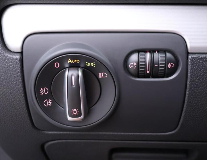 Volkswagen Golf 16