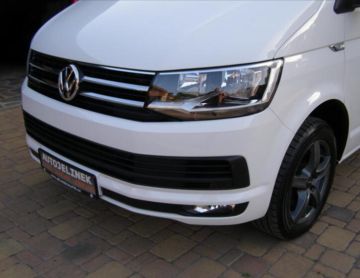 Volkswagen Caravelle 9