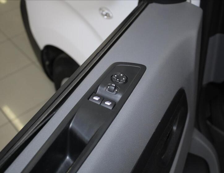 Peugeot Expert 13