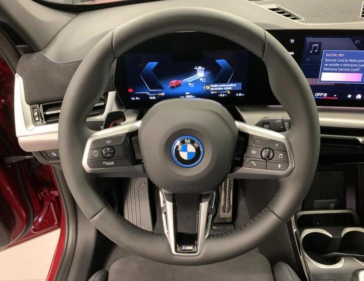 BMW iX1 10