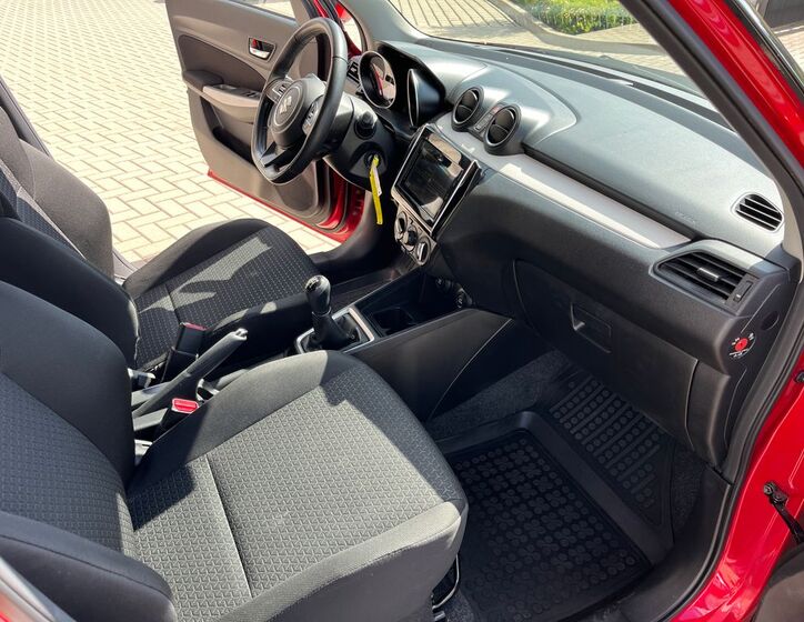 Suzuki Swift 17