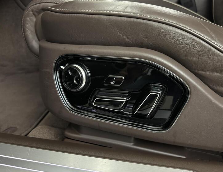 Audi A8 47