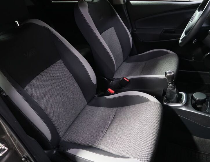 Toyota Yaris 13